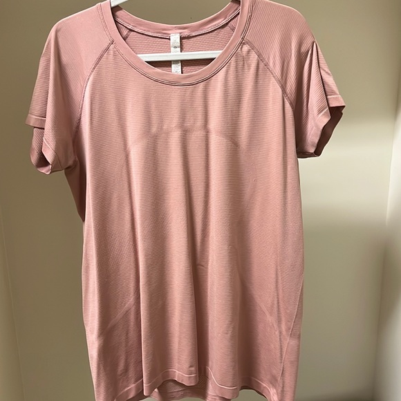 lululemon athletica Tops - Lululemon Swiftly Shirt